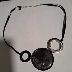 Caracol black and silver necklace